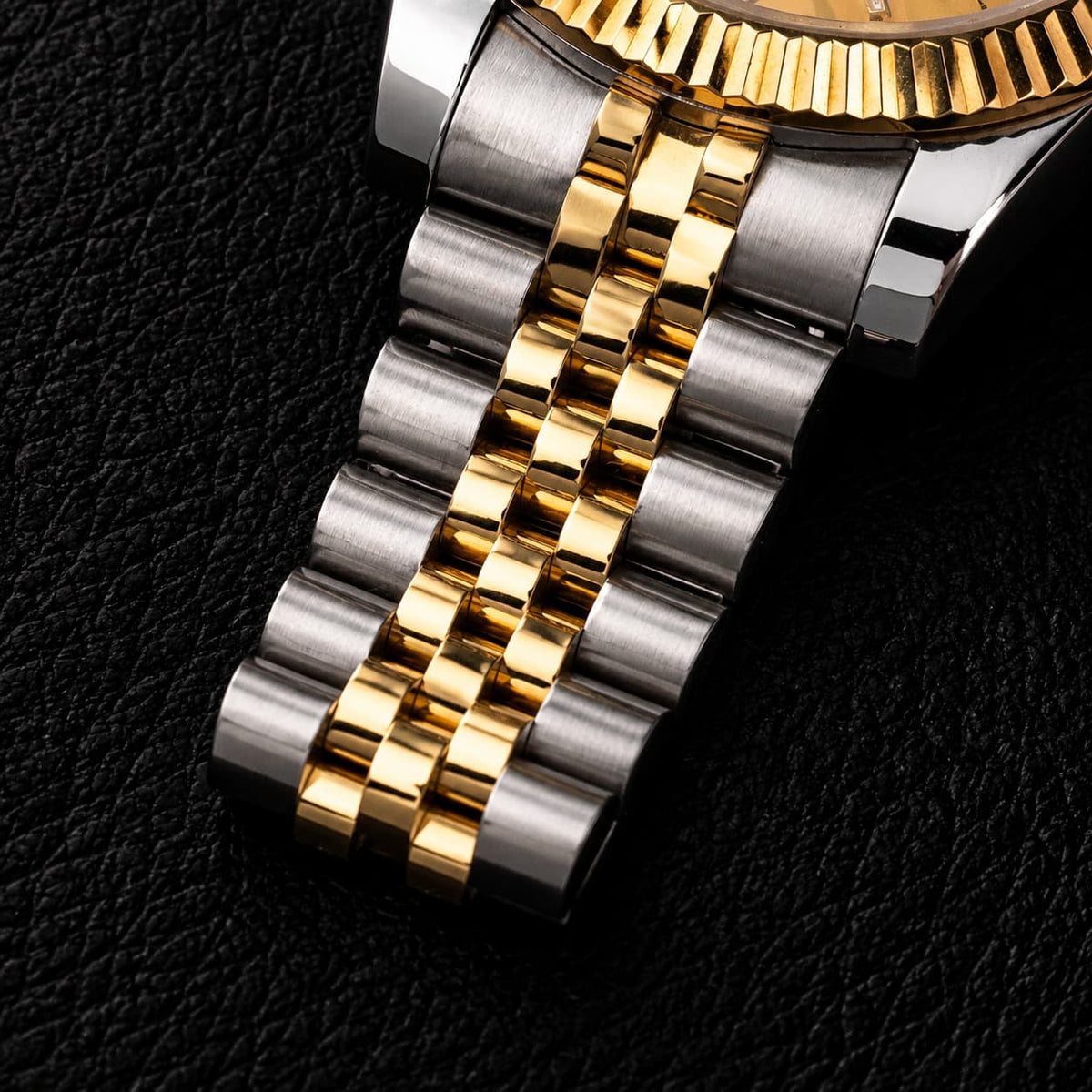 Two - Tone Five - Link Gold Palm Dial Hammered Bezel Date Automatic Watch - Watch Mod Lab